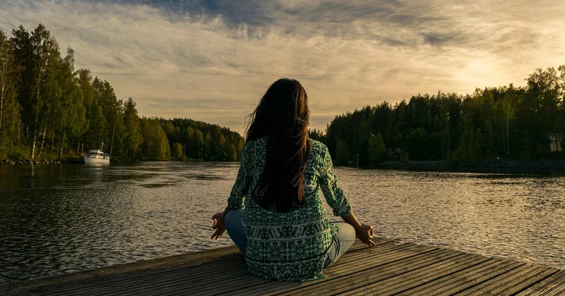 Les vêtements correcteurs de posture : une arnaque bien ficelée