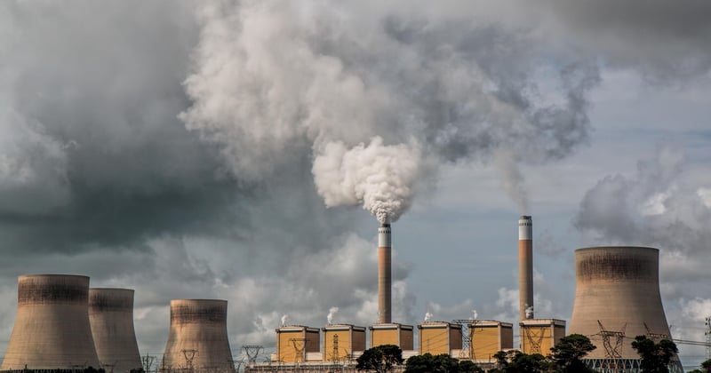 La mode face à ses déchets : les enjeux environnementaux d'une industrie à réinventer