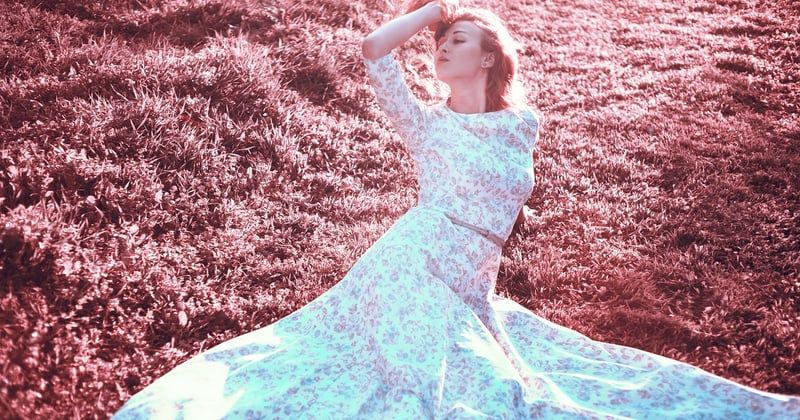 Retour des robes longues cet automne : le style qui va tout changer
